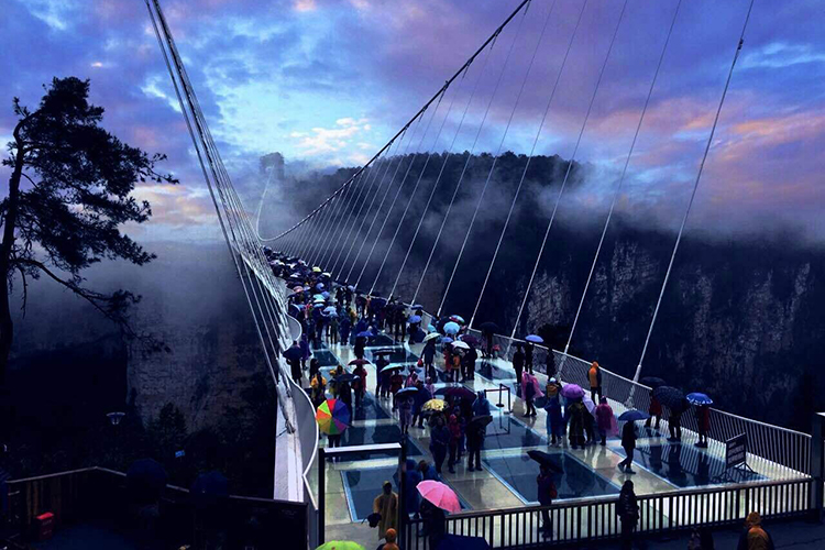 長(zhǎng)沙出發(fā)到張家界玻璃橋、天門(mén)山、玻璃棧道、鳳凰古城3日游