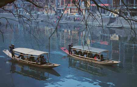 張家界森林公園、袁家界、天子山、大峽谷、玻璃橋、天門山、玻璃棧道、鳳凰古城三晚四日游